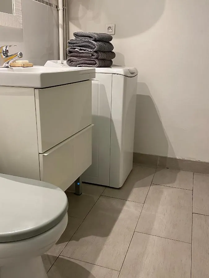 La Piscine K6&You Cassis 0*,