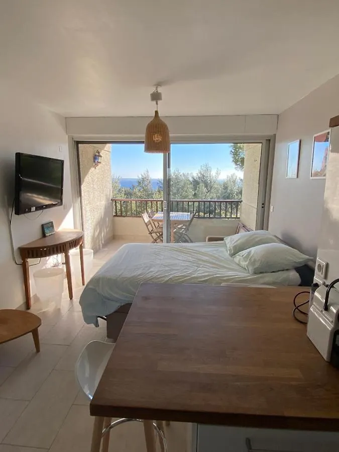 La Piscine K6&You Cassis 0*,
